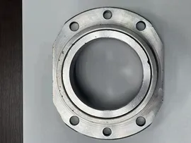 Корпус подшипника передней ступицы соболь 4х4 ГАЗ-22177, 23107, 27527 с отражателем