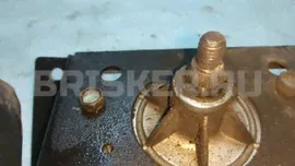 Моторчик стеклоочистителя передний на ГАЗ Волга 31105