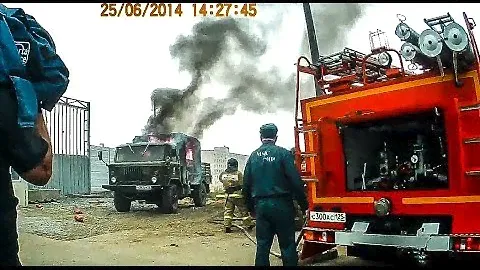 Пожар возле театра оперы и балета: сгорела будка Газ 66