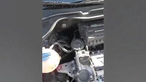 Снятие клапана ВКГ(вентиляции картерных газов)на поло седан.