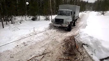 Газ 3308 ташит себя лебедкой.